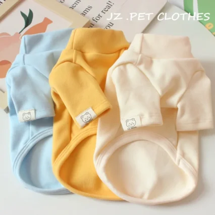 Camisa Base cálida para cachorros, camiseta de Color sólido para mascotas, ropa bonita para cachorros de otoño e invierno para perros pequeños, ropa acogedora para mascotas de peluche y gatos tailandeses
